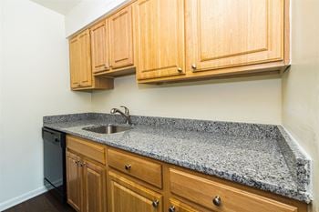 Woodscape Apartments Upgraded Kitchen with Granite Countertops